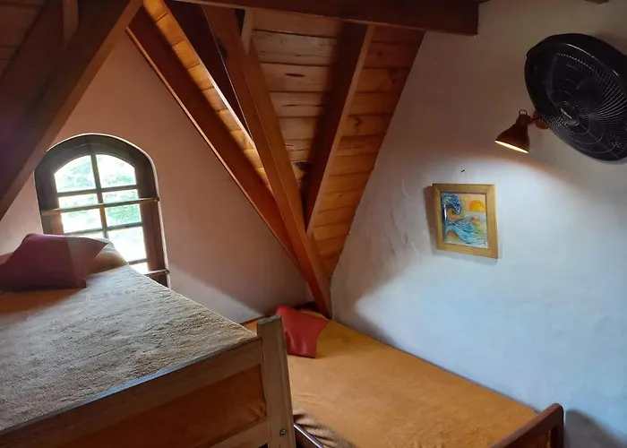 Casa Alpina espaciosa a 2 cuadras del centro de Villa Gesell y a 5 de la playa