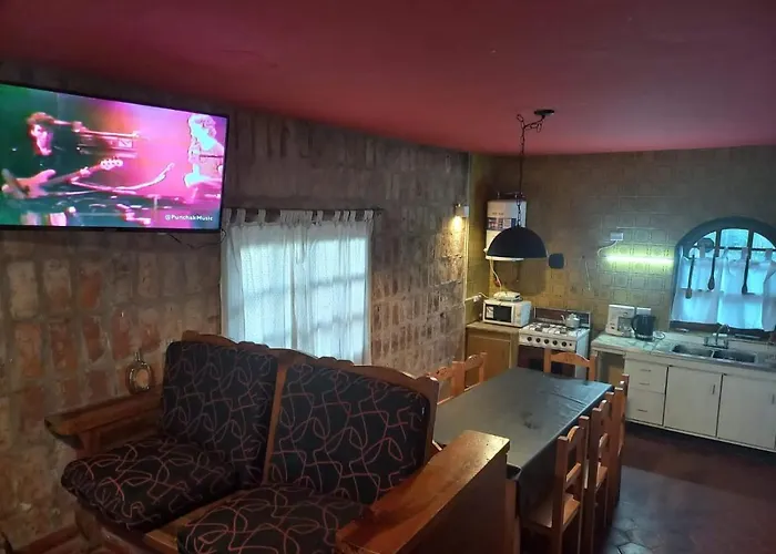 Casa Alpina espaciosa a 2 cuadras del centro de Villa Gesell y a 5 de la playa