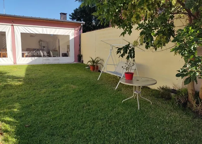 Villa Casita Casa con parque, estacionamiento y pileta en Tigre