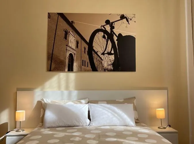 Downtown - Camere In Centro Ferrara