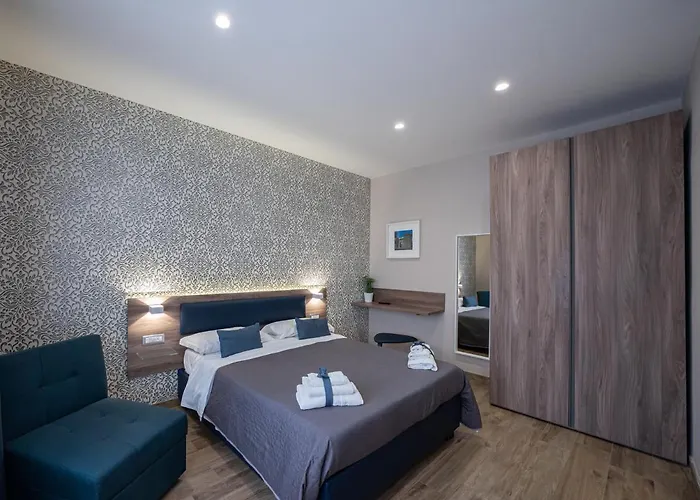 Famalu Apartments Napoli