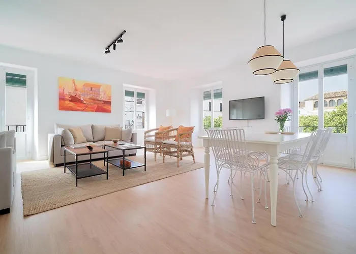Orange Square Rooftop Apartment 250 M2 Marbella