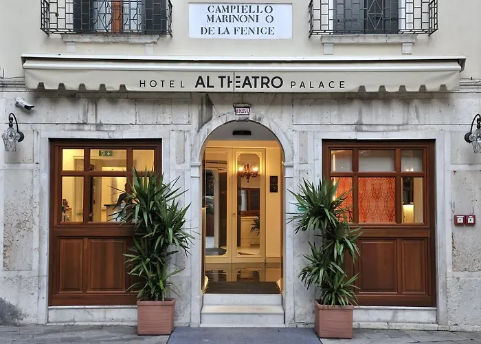Al Theatro Palace Venezia