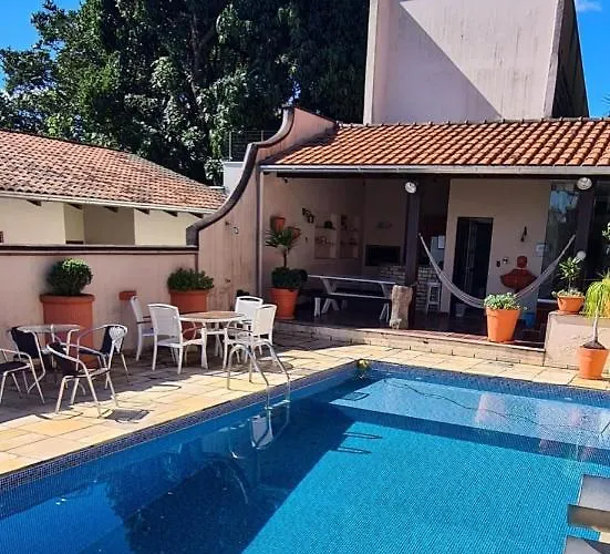 Hostel Oktoberfest casa laranja Blumenau