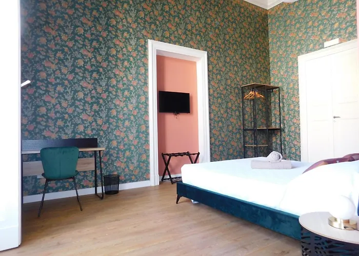 Hibiscus - Etnea Rooms Catania