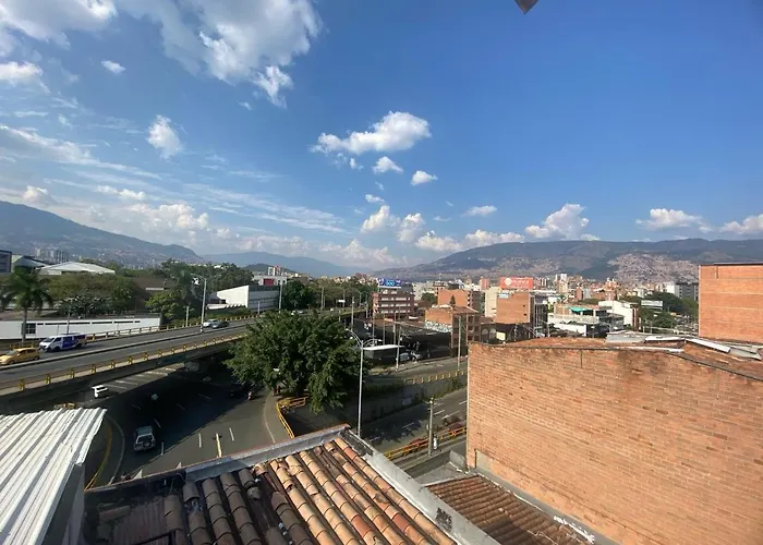 33 Hotel Bulerias Medellín