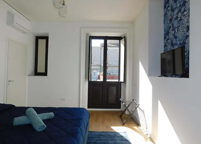 Hibiscus - Etnea Rooms Catania