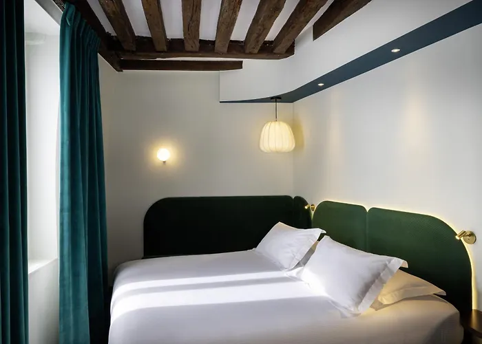 Hotel L de Lutece - Notre-Dame Parigi