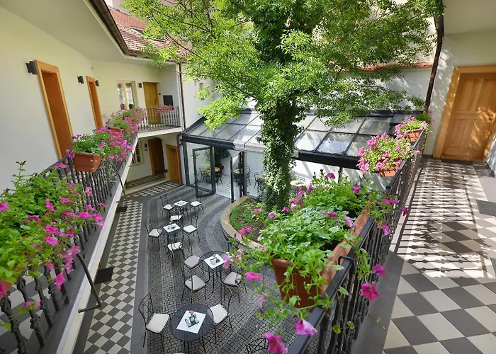 Hotel At The White Lily Praga