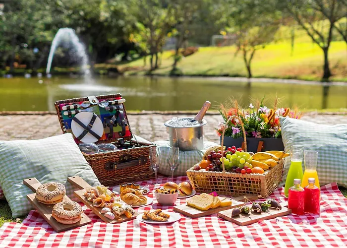 Almenat Embu Das Artes Sao Paulo, Tapestry Collection