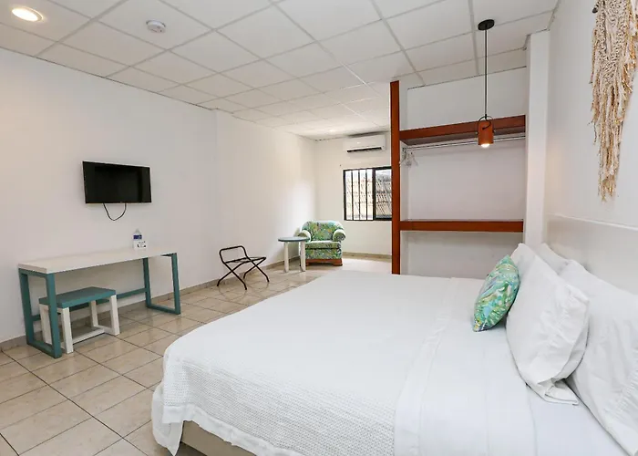 Hotel&Suites Arges - Centro Chetumal