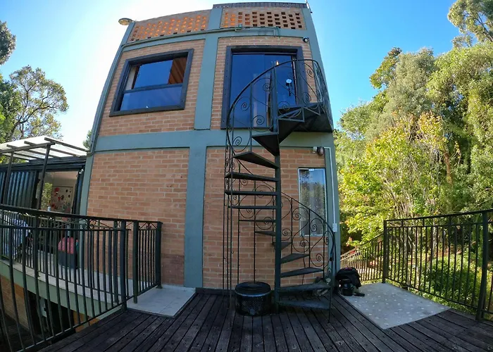 Casa Container 80 - Suítes privativas e sofisticadas integradas à natureza Campos do Jordão