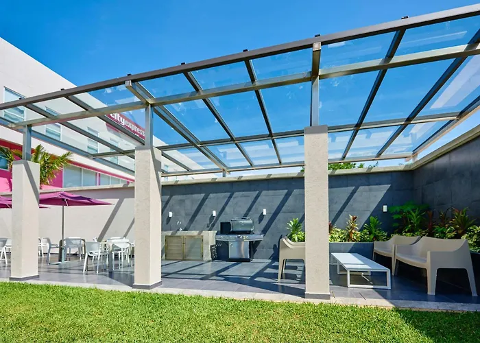 City Express Suites By Marriott Playa Del Carmen