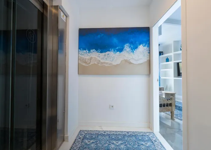 The Clock House - Luxury Urban Suites Málaga