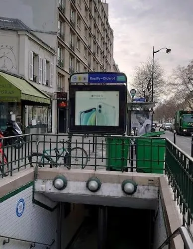 studio 75012 París