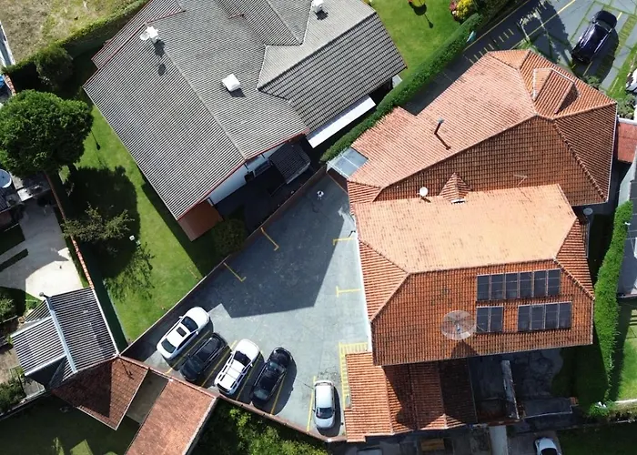 Pousada Ararinha Azul - Campos do Jordão