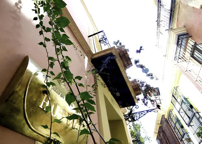 Hotel Un Patio En Santa Cruz Siviglia