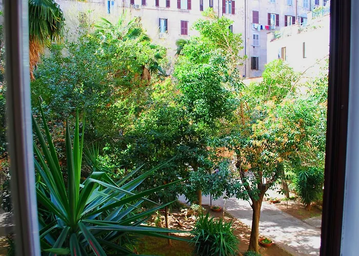 IN Roma Vale&Hillary colosseo b&b