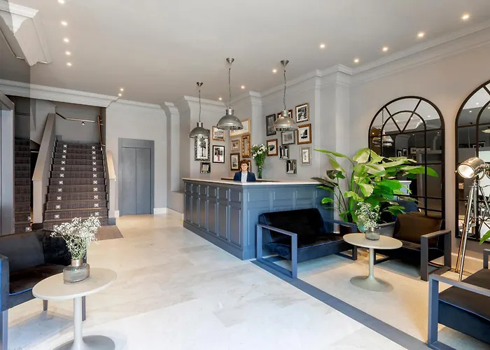 Suites Pamplona Plaza