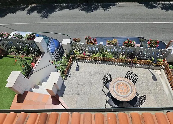 Villa Casa Arcobaleno - giardino e parcheggio gratuito La Spezia