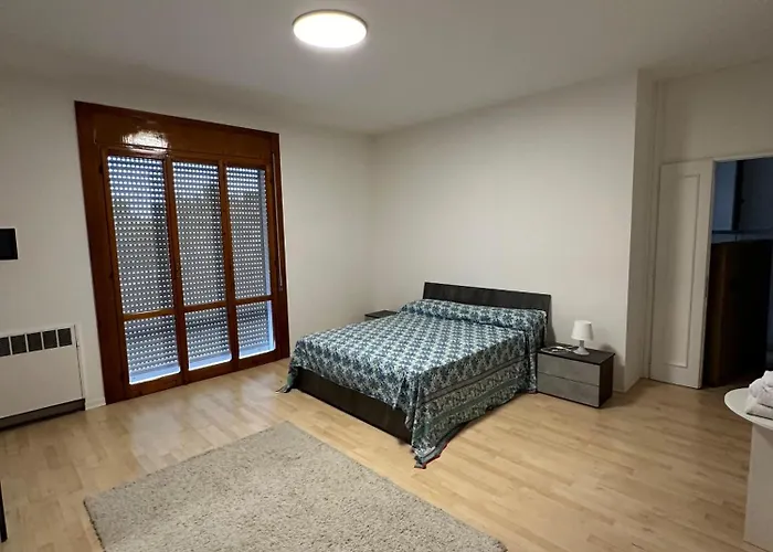 Olimpia House - Camere Accoglienti in Posizione Strategica Reggio nell'Emilia