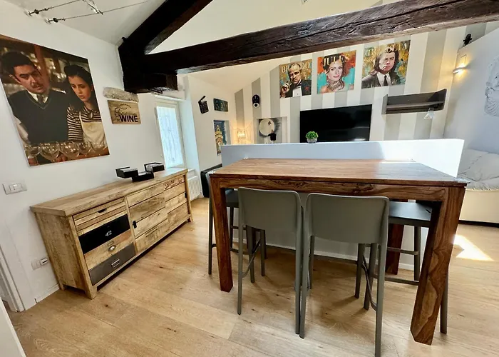 Hotel Loft con parcheggio privato in Centro - Movie Loft Art Ascoli Piceno