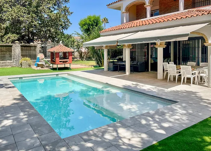 Villa Alamos Jerez I Piscina Salada Climatizada I BBQ I Jardines I 850m2 Jerez de la Frontera