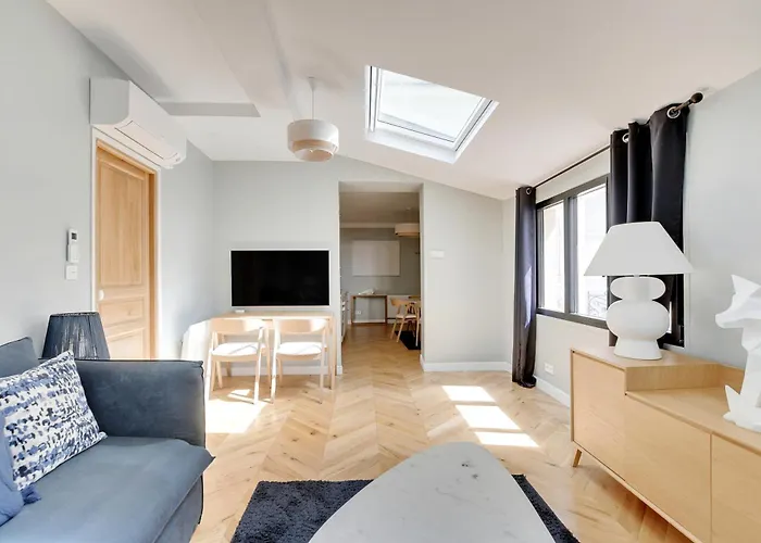 Pick A Flat'S Apartments In Montmartre - Rue Lepic Parigi