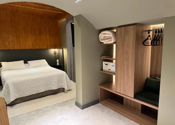 Mogano Premium Hotel - Eletroposto Chapecó
