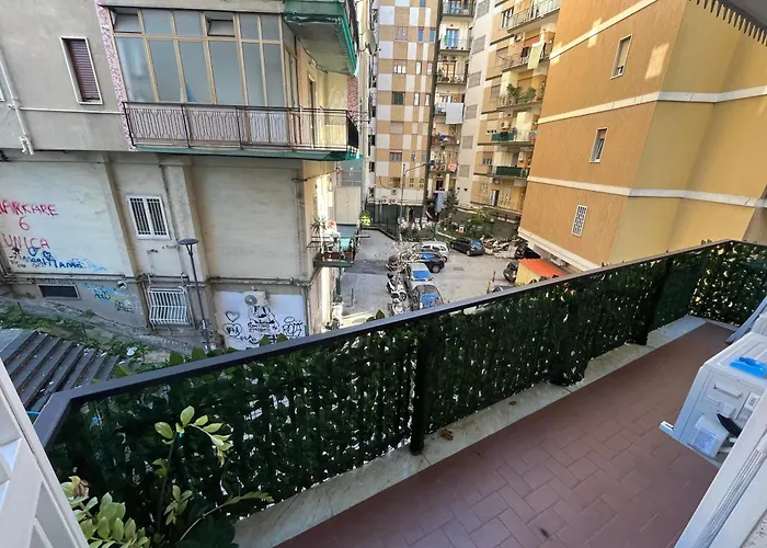 F Rooms Napoli Via Sementini