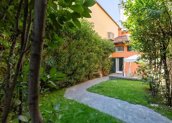 Bolognaroomscom - Isaia Garden Private Garden Spa Bath