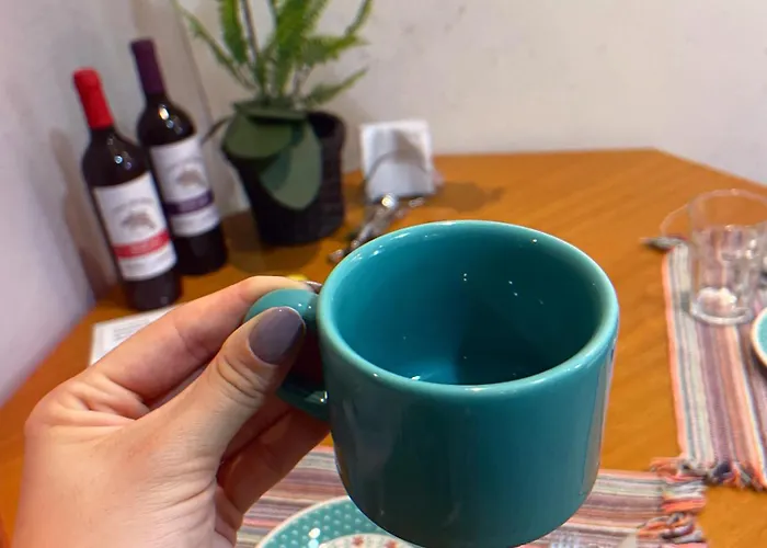 Pauapique - Suítes com café da manhã, ar condicionado e frigobar à 900 metros da Rota do Vinho São Roque