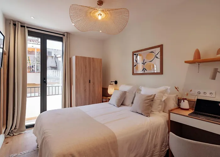 Casa Faro - 2 Bedroom Apartment In Gracia Barcelona