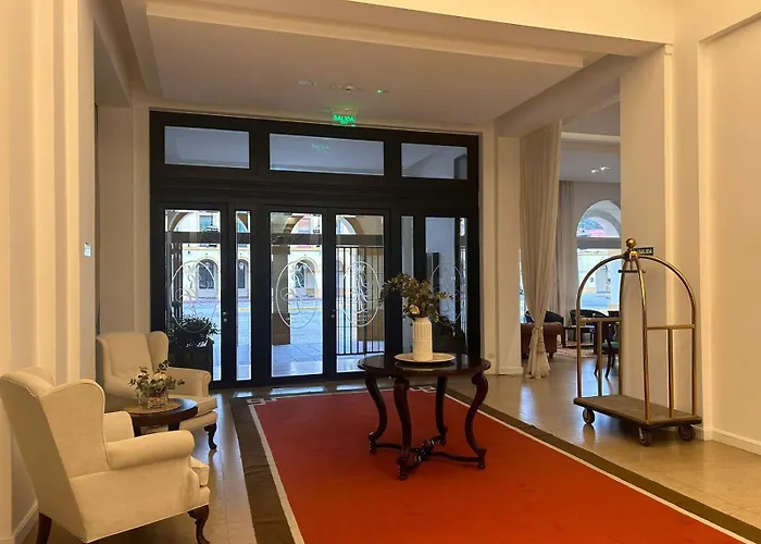 Real Hotel Luján