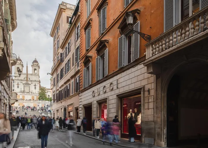 V Collection Condotti Roma