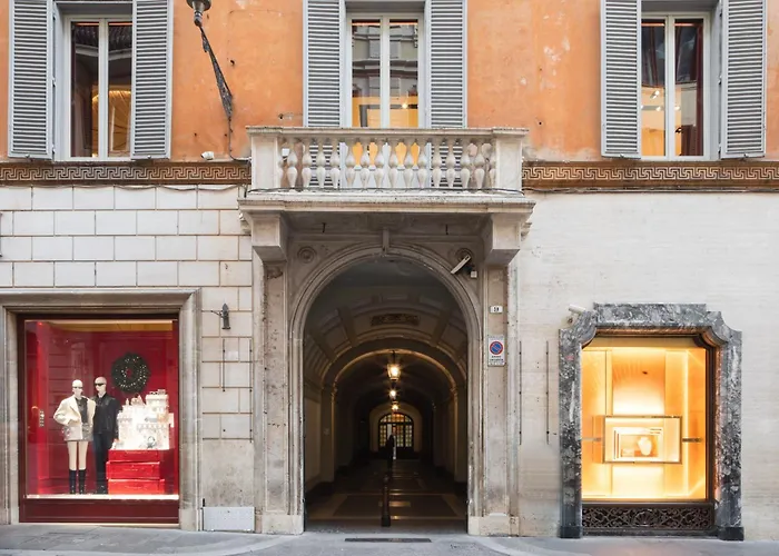 V Collection Condotti Roma