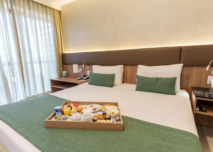 Athos Bulcão Hplus Executive Brasília