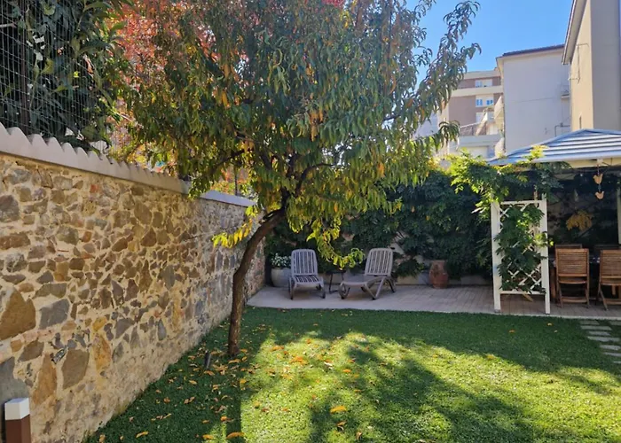 Serra di mare casa con giardino Livorno