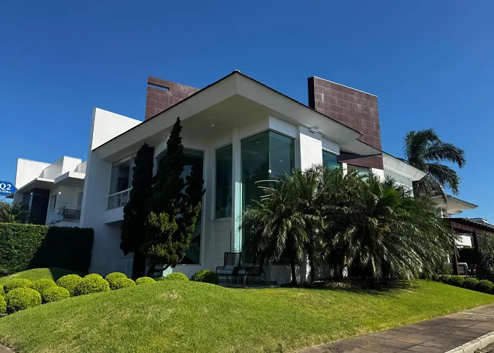 Casa Luxuosa no Condomínio Condado de Capão Capão da Canoa