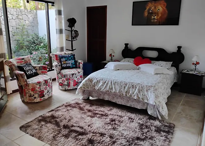 Mansão Adonai nas Cachoeiras de Penedo