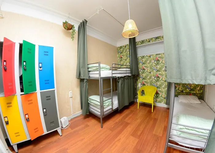 Travel & Live Hostel OOporto