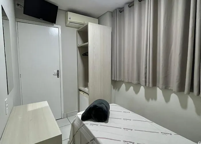 Hotel Salomão - Próximo a 25 de Março, Bom Retiro, Brás e Rua Santa Efigênia, a 2 minutos do Mirante Sampa Sky e pista de Skate Anhangabaú São Paulo