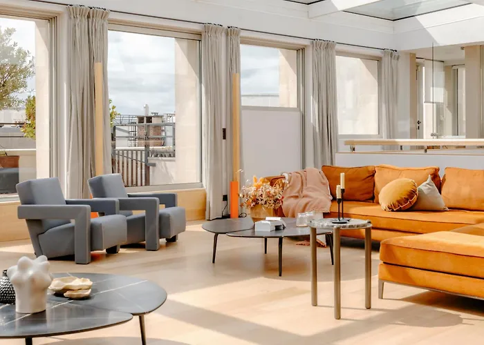Hotel De Pourtales París