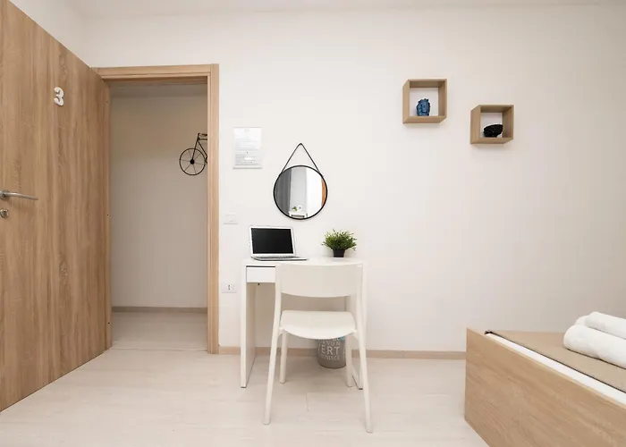 Central Room 128L Palermo