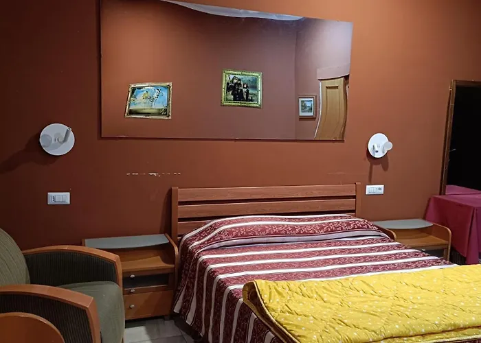 Hotel Naples Garibaldi Station