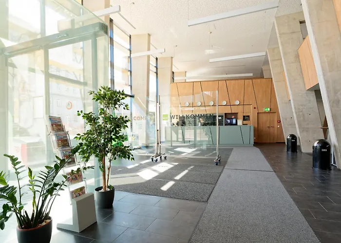 Jugendgaestehaus Brigittenau &Brigittenau Youth Palace Vienna