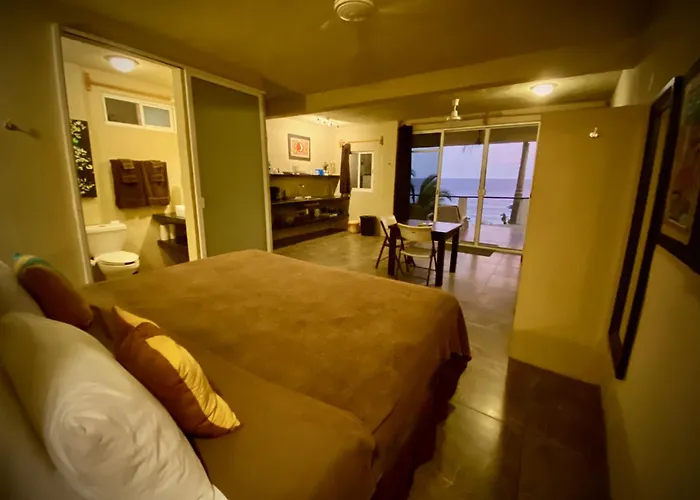 Casablanca Guest House - Adults Only - Starlink Internet! Zipolite