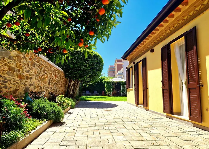 Serra di mare casa con giardino Livorno