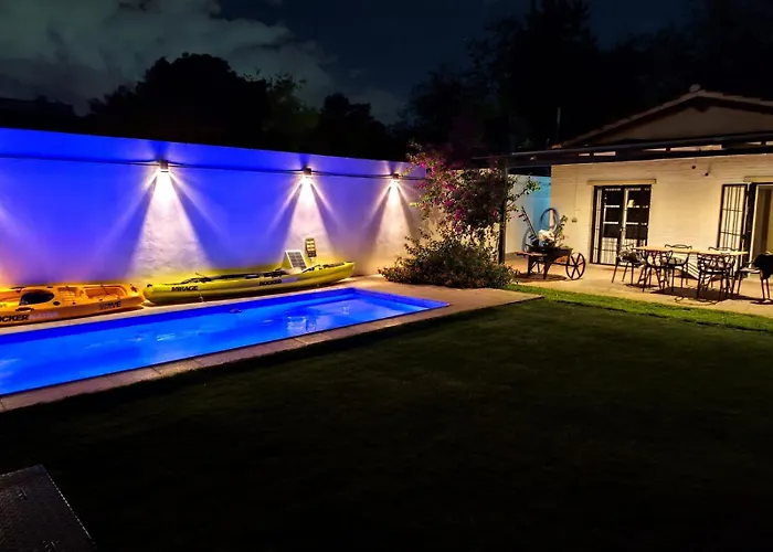 Oasis Mendoza, casa amplia, pileta privada, jardín, cochera portón automático, aire acondicionado en todos los ambientes, TU HOGAR EN LA CIUDAD