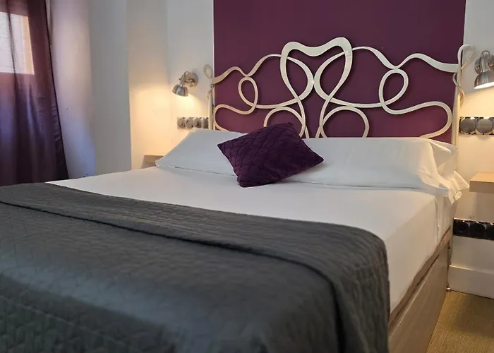 Hostal Santa Ana Colors Madrid